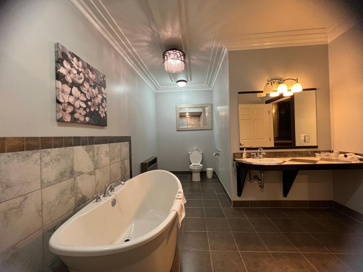Wells Gray Inn Clearwater Extérieur photo