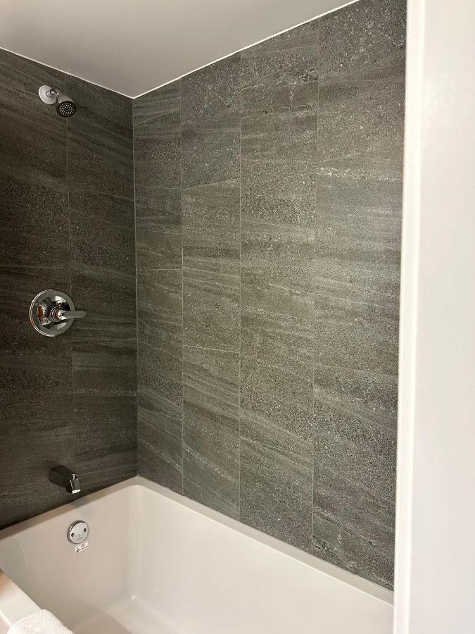 Wells Gray Inn Clearwater Extérieur photo