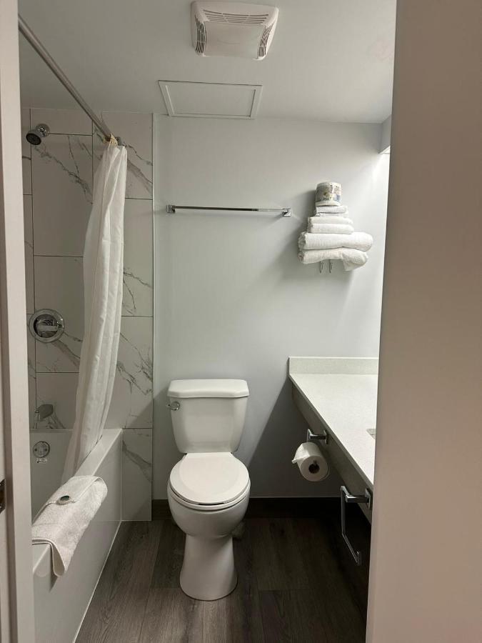 Wells Gray Inn Clearwater Extérieur photo