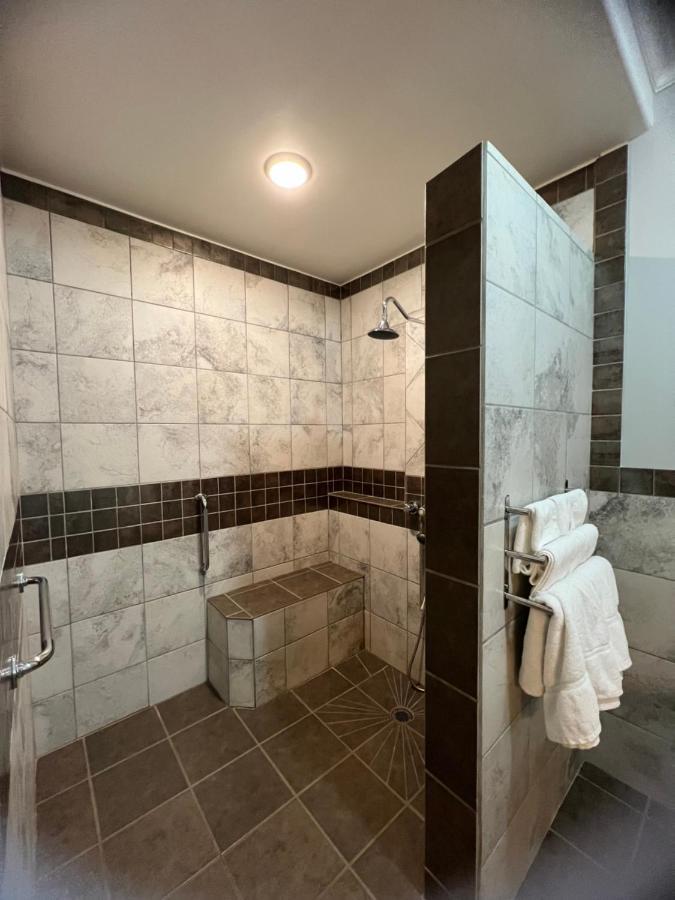 Wells Gray Inn Clearwater Extérieur photo