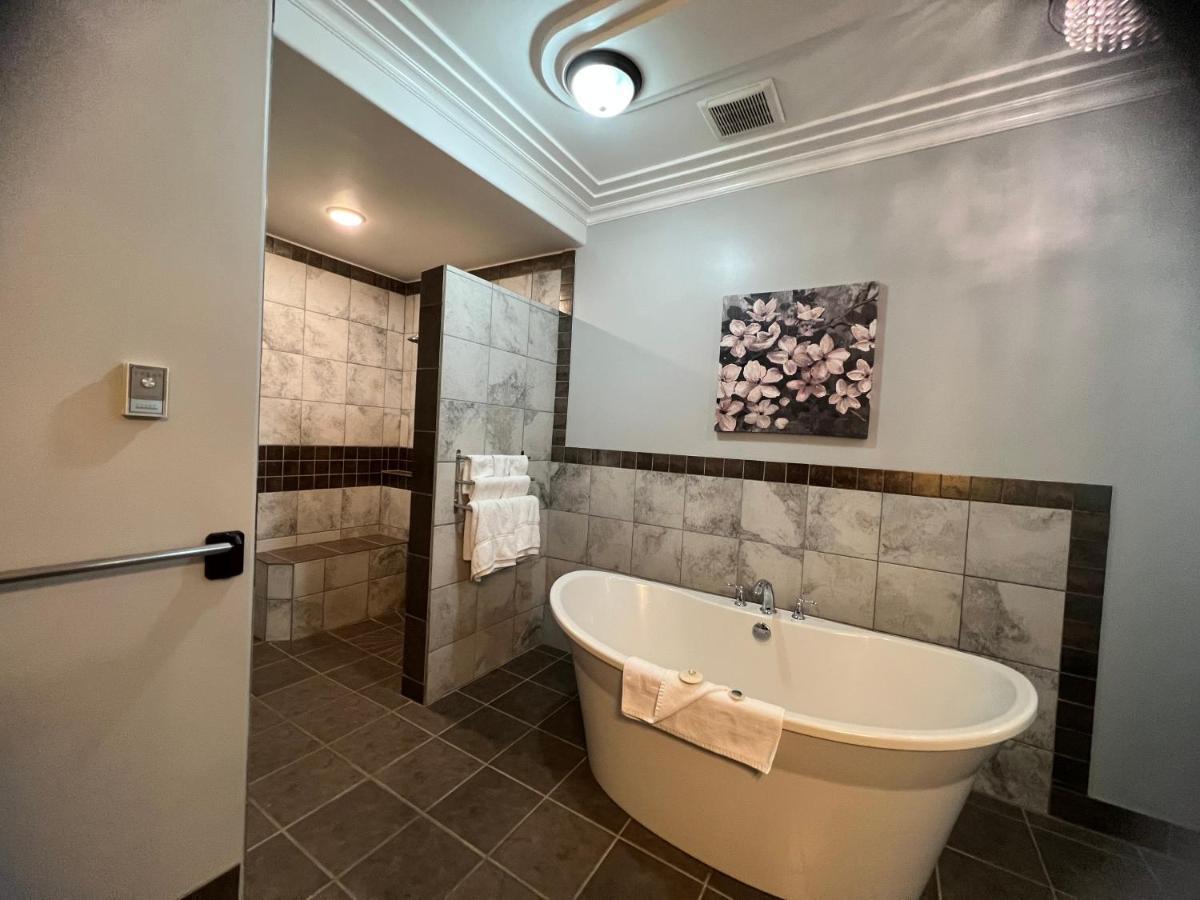 Wells Gray Inn Clearwater Extérieur photo