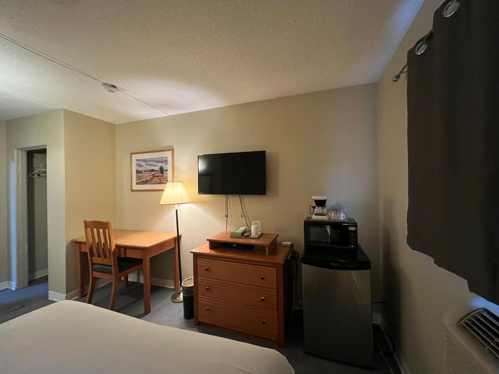 Wells Gray Inn Clearwater Extérieur photo