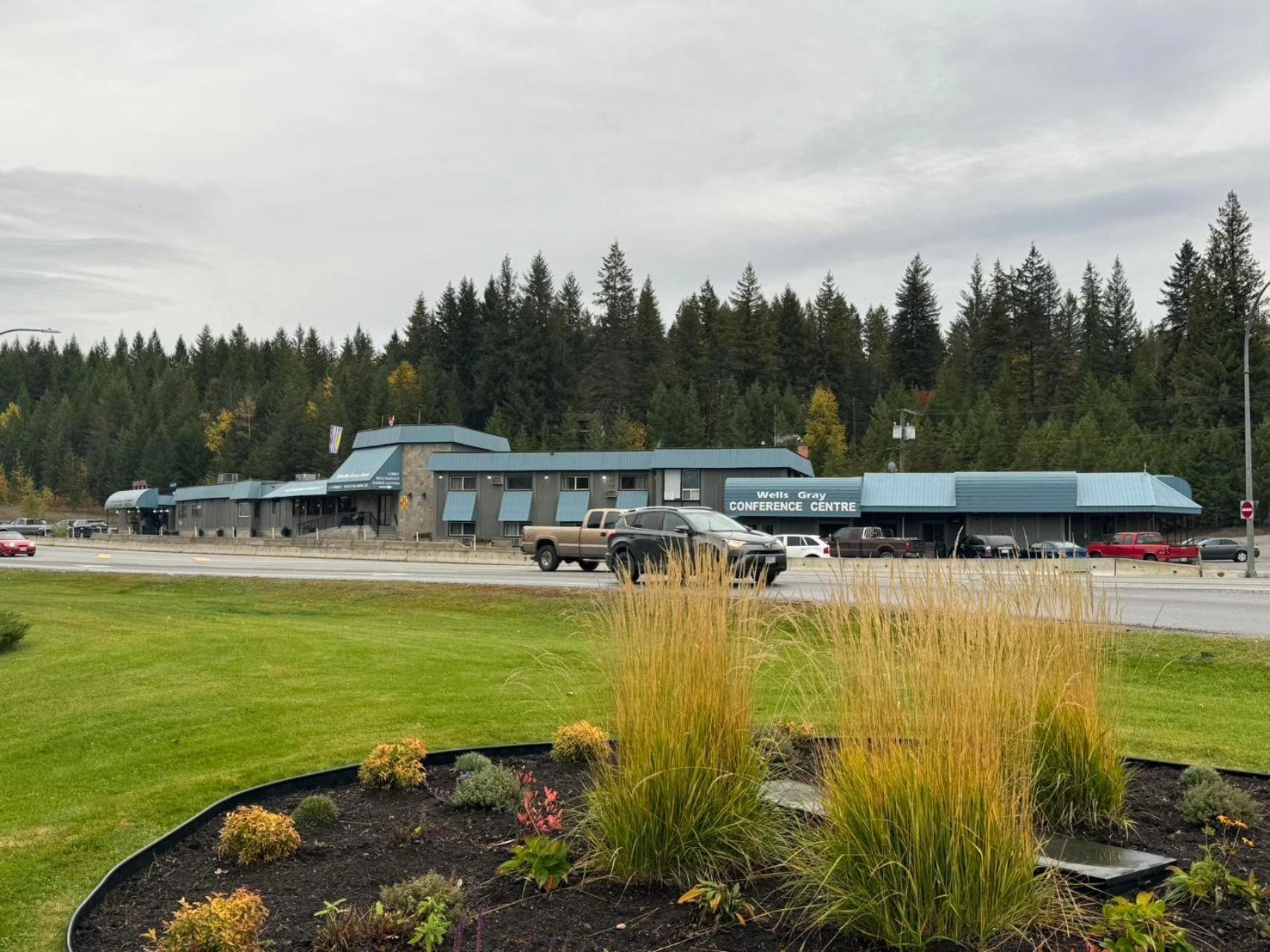 Wells Gray Inn Clearwater Extérieur photo