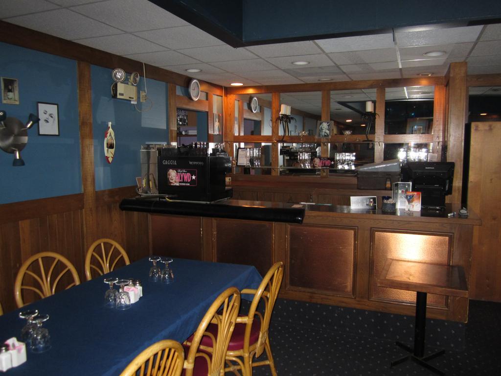Wells Gray Inn Clearwater Extérieur photo