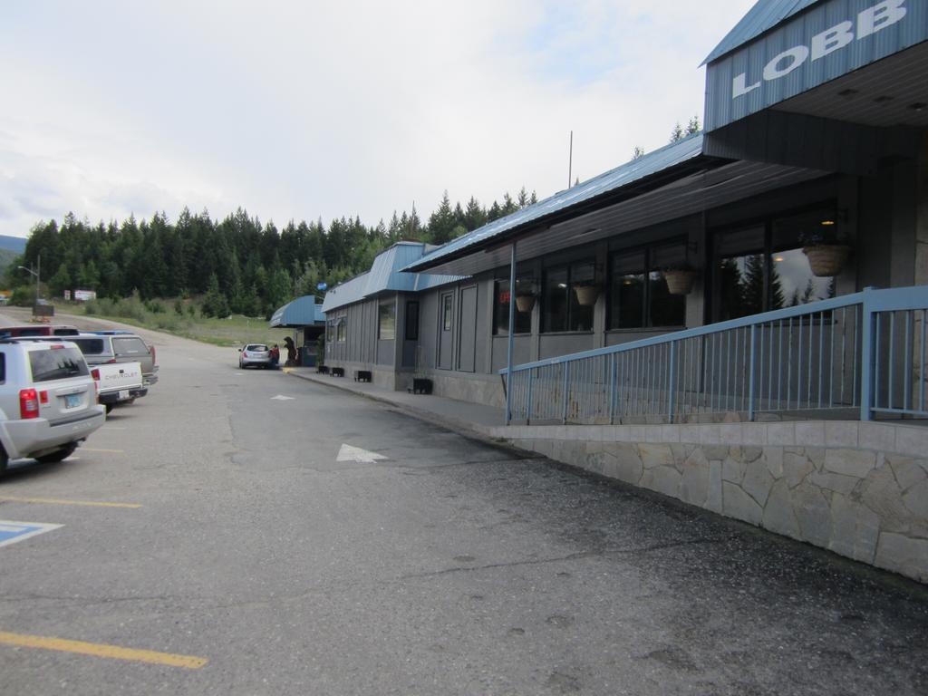 Wells Gray Inn Clearwater Extérieur photo