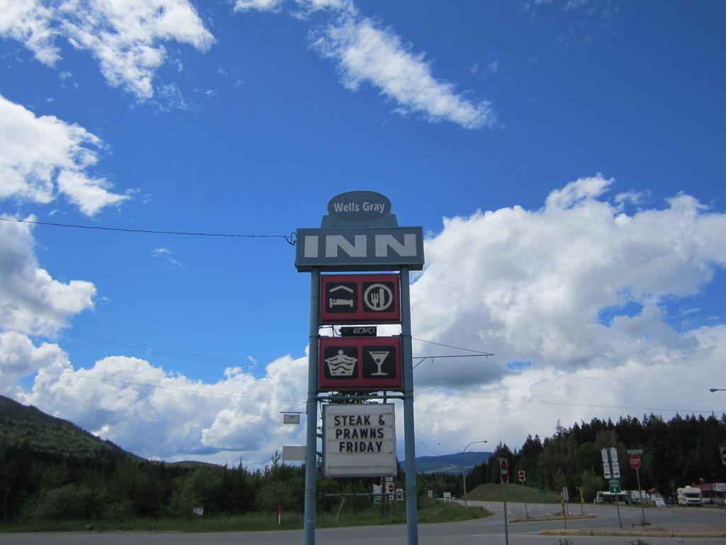 Wells Gray Inn Clearwater Extérieur photo